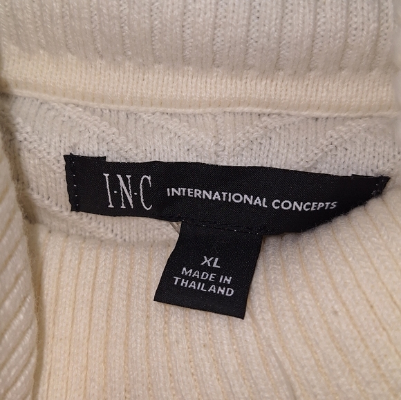An INC International Concepts cream color turtleneck sweater in a women's XL.NWT - Picture 4 of 9